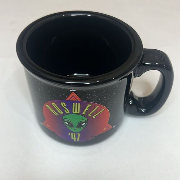 M Ware Roswell’47 Alien Spaceship Cow Red Black Speckled 2 Cup Mug Coffee Tea - Picture 3 of 5